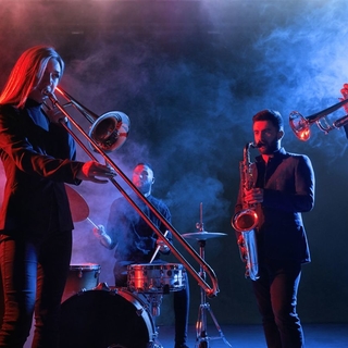 Casting músicos y cantantes de jazz para campaña publicitaria