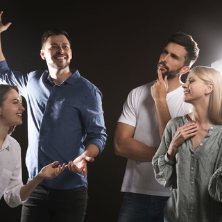 Actores y actrices de 30 a 60 años para obra de teatro