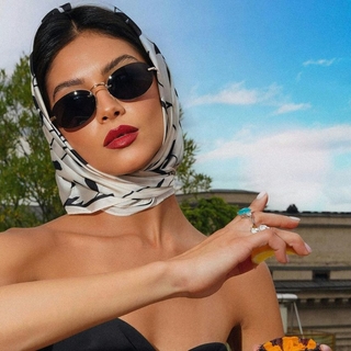 Casting modelo o actriz femenina de 20 a 30 años para ceremonia de firma de patrocinio junto a un futbolista español