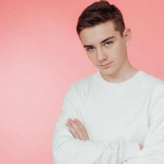 Casting chico entre 16 y 22 años para grabar contenido para las redes sociales