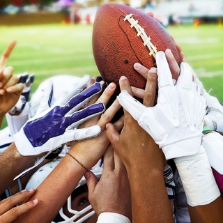 Casting chicos de 14 a 30 años que practiquen futbol americano para un anuncio publicitario