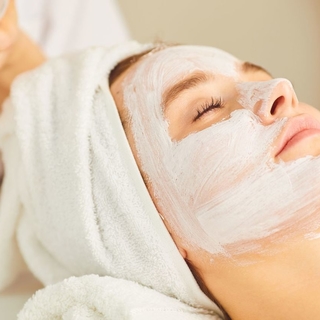 Casting chicas modelo 20 a 35 años para campaña sobre una crema hidratante