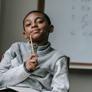 Se busca figurante niño africano o latino de entre 5 y 10 años de edad