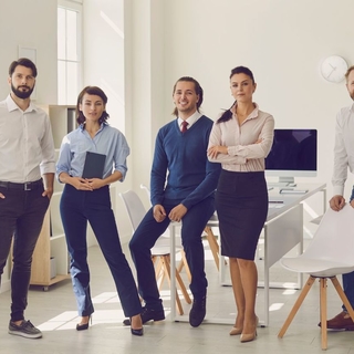 Se buscan hombres y mujeres de 25 a 60 años de todas las nacionalidades para vídeo corporativo