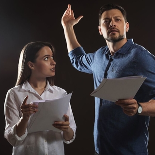 Casting actores y actrices de 25 a 50 años para compañia de teatro