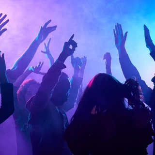 Casting figurantes hombres y mujeres para película internacional