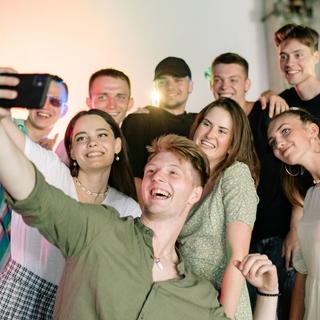 Casting figurantes mujeres y hombres para publicidad en Valencia