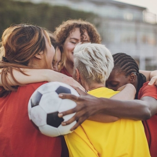 Casting mujeres que jueguen fútbol de 16 a 30 años para spot publicitario