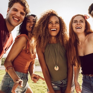 Casting figurantes hombres y mujeres para película