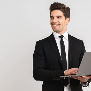 Casting azafato masculino entre 21 y 35 años que hable catalán