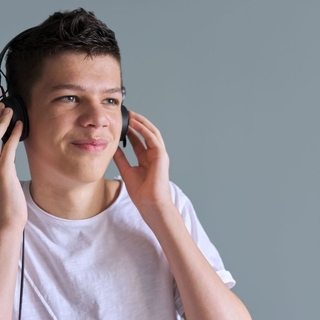 Casting actor joven entre 13 y 16 años para protagonizar obra de teatro en Valencia