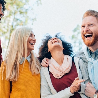 Casting amigos y amigas entre 20 y 40 años para spot publicitario