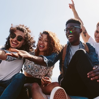 Casting urgente figurantes de 20 a 30 años bilingues en inglés para videoclip mañana en Barcelona