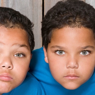 Casting niños gemelos entre 8 y 10 años para rodaje