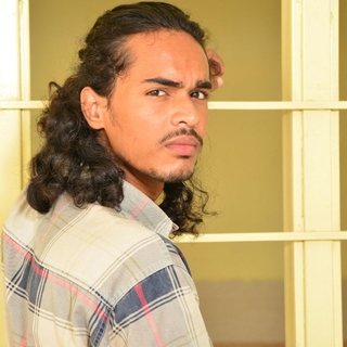 Casting hombre con el cabello largo para figuración rodaje