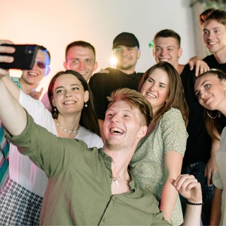 Casting actores y modelos de 18 años en adelante para departamento de publicidad