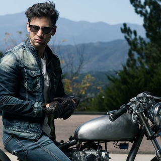 Casting chicos entre 18 y 30 años con moto para figuración