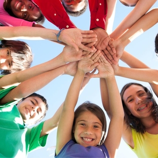 Casting niños y niñas de 3 a 15 años para agencia en Barcelona