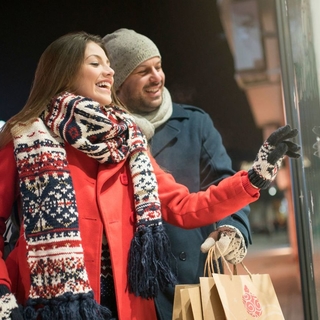 Casting mujer y hombre entre 35 y 45 años rodaje de una campaña navideña