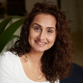 Casting mujer de etnia gitana que sepa cantar para nuevo proyecto