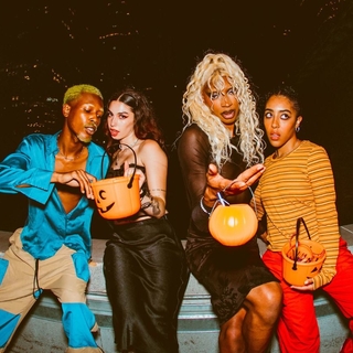 Casting hombres y mujeres para producciones de Halloween