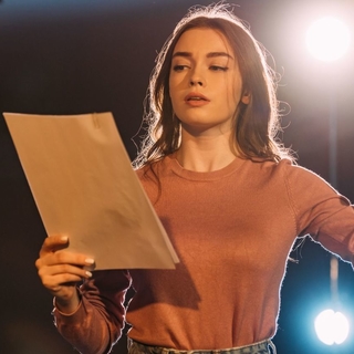 Casting actrices mayores de edad para espectáculo musical