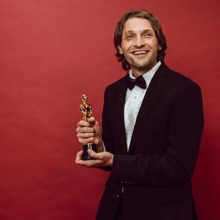 Casting actor de 35 a 45 años para obra de teatro