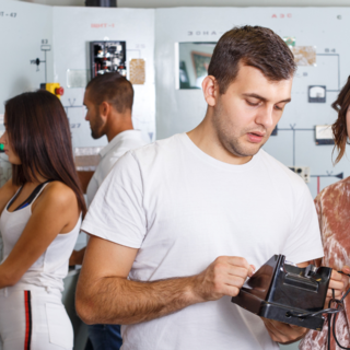 Casting hombre y mujer para participar en un scape room