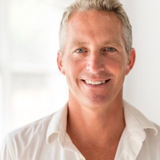 Casting actor de 45 a 55 años para anuncio corporativo de importante empresa