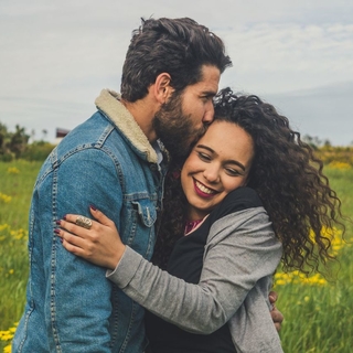 Casting hombre y mujer pareja entre 20 y 35 años para campaña publicitaria