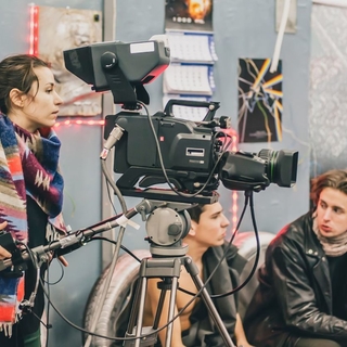 Casting actores y actrices que hablen ruso para producción ambientada en la época soviética