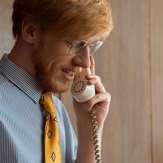 Casting actor de voz para llamada guionizada