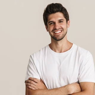 Casting hombre guapo para sesión de grabación de contenido de RRSS