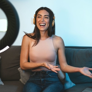 Casting mujer para vídeos publicitarios en redes sociales