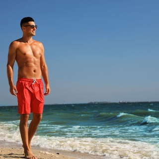 Casting modelo masculino para participar en un proyecto de moda baño en el evento Santa Cruz Suena