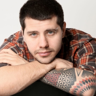 Casting hombre de 18 a 21 años con piercing/s para campaña publicitaria