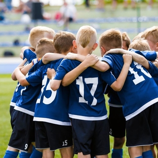 Casting niños de 6 a 11 años que jueguen fútbol para spot publicitario