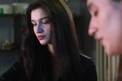 Duelo en el golf- Dirigida por Mónica Caballero