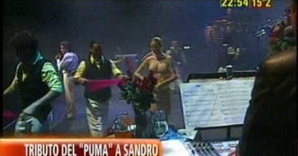 El negro Ney con la compañia de baile de Jose Luis Rodriguez el "Puma" en Luna Park - Argentina