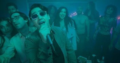 ¿Me quedo o me voy? (Videoclip)