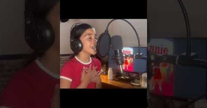 Mi versión del sol brillará mañana de Annie , qué gran canción ! #artistainfantil