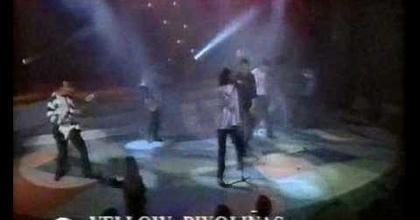 Yellow Pixoliñas con Antón Reixa e Xurxo Souto O Galo Vermello