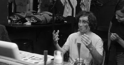 "Pedro y el Capitán" de Mario Benedetti. (soñaba con ir al mar)